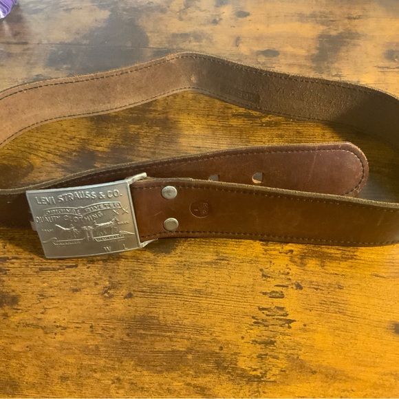 Levi leather Belt - Picture 2 of 4